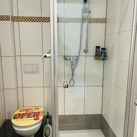 8 20 Km Dus Airport Messe *