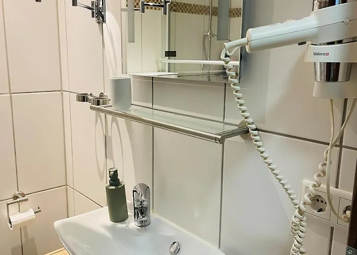 8 20 Km Dus Airport Messe 公寓 *